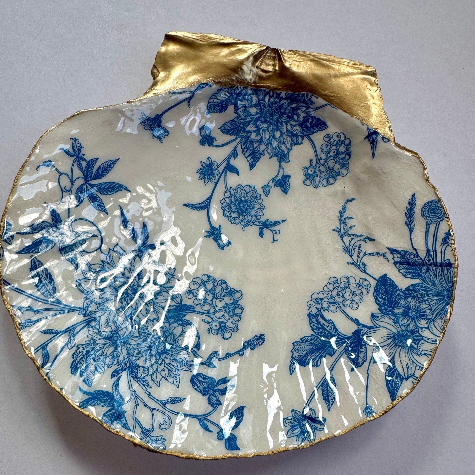Additional view of blue toile botanical shell trinket dish