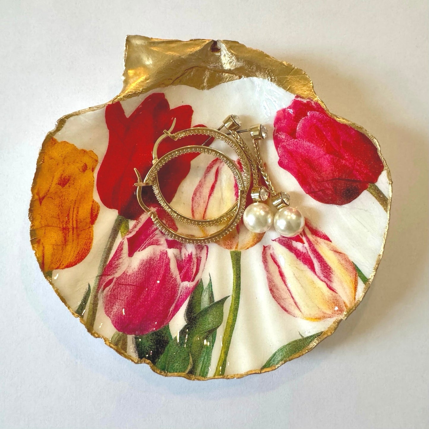 Alternate view of pink tulip shell trinket dish