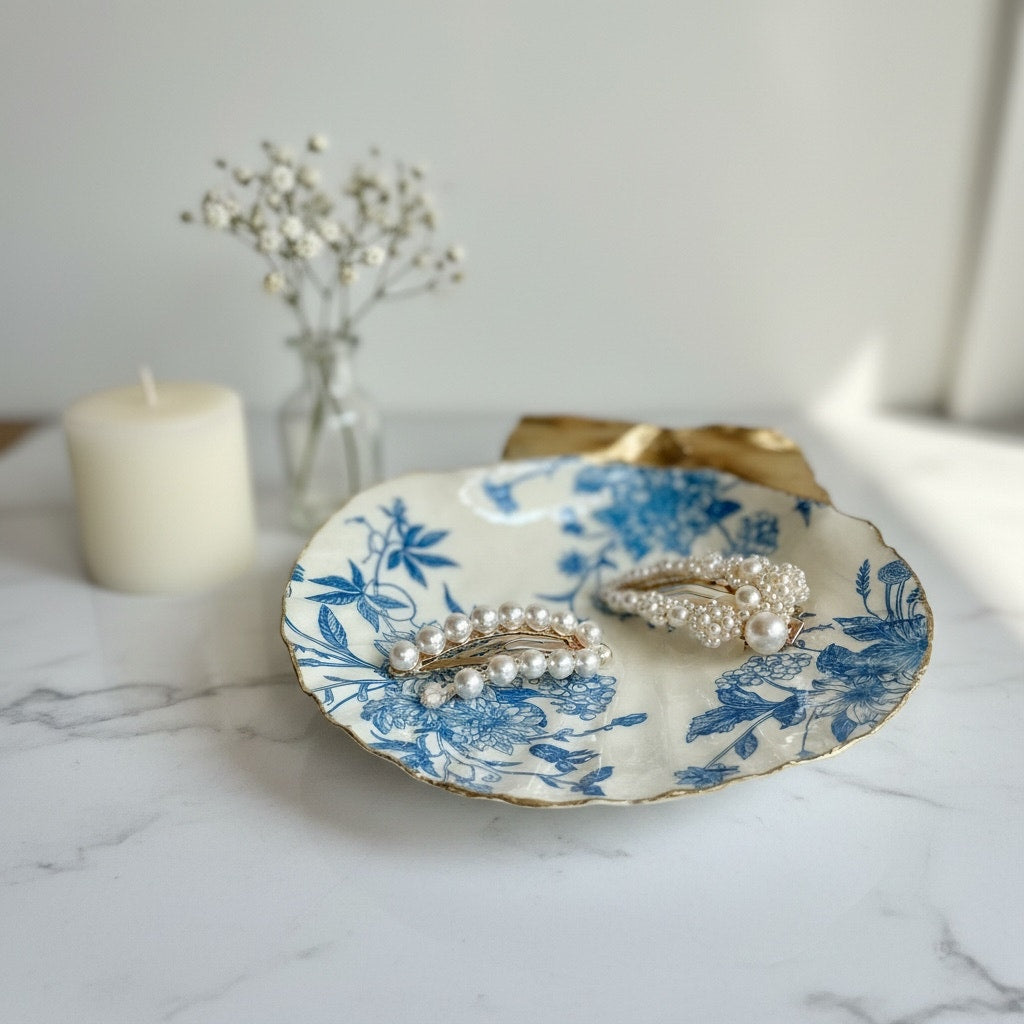 Blue toile botanical shell trinket dish