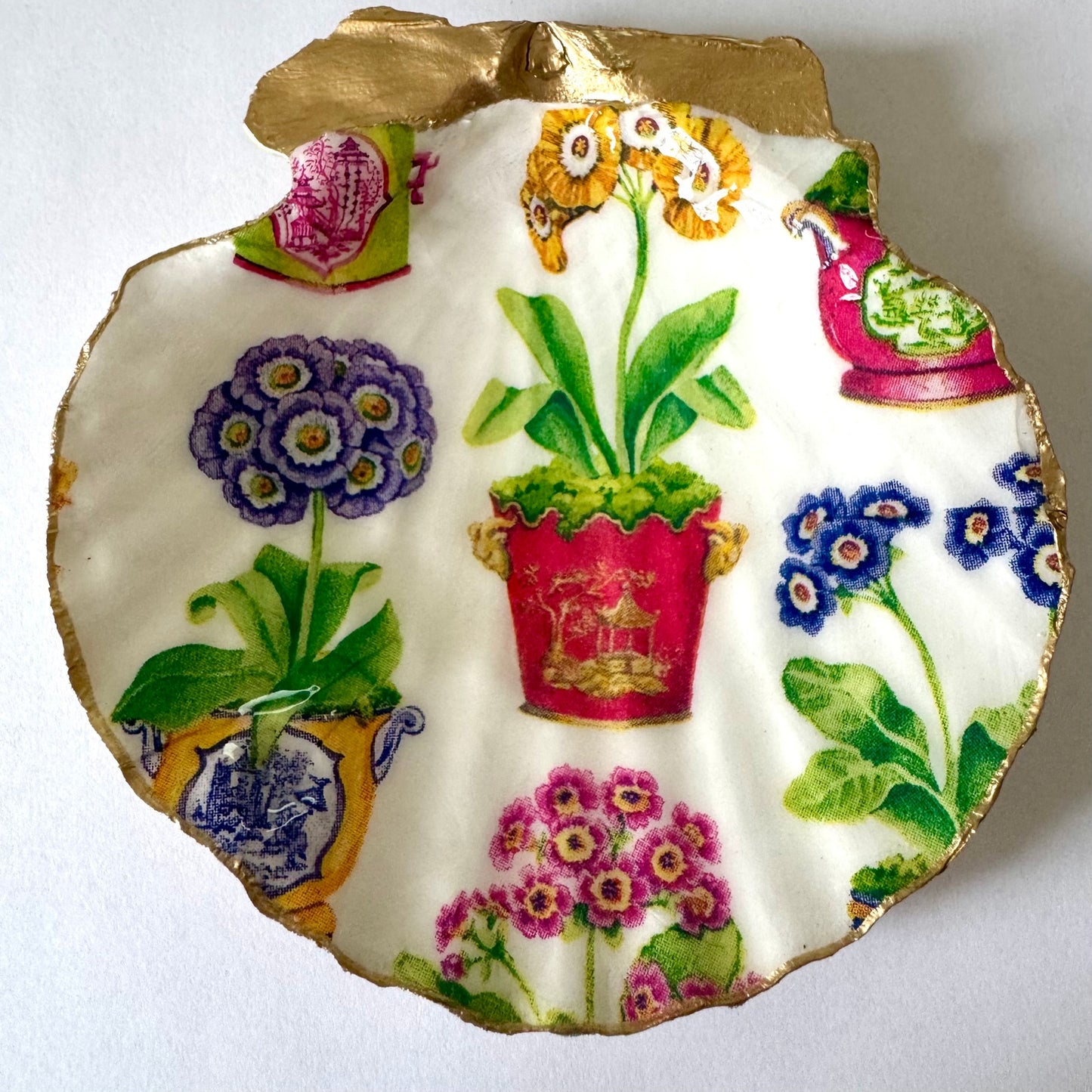 Additional view of vintage flower pot shell trinket dish