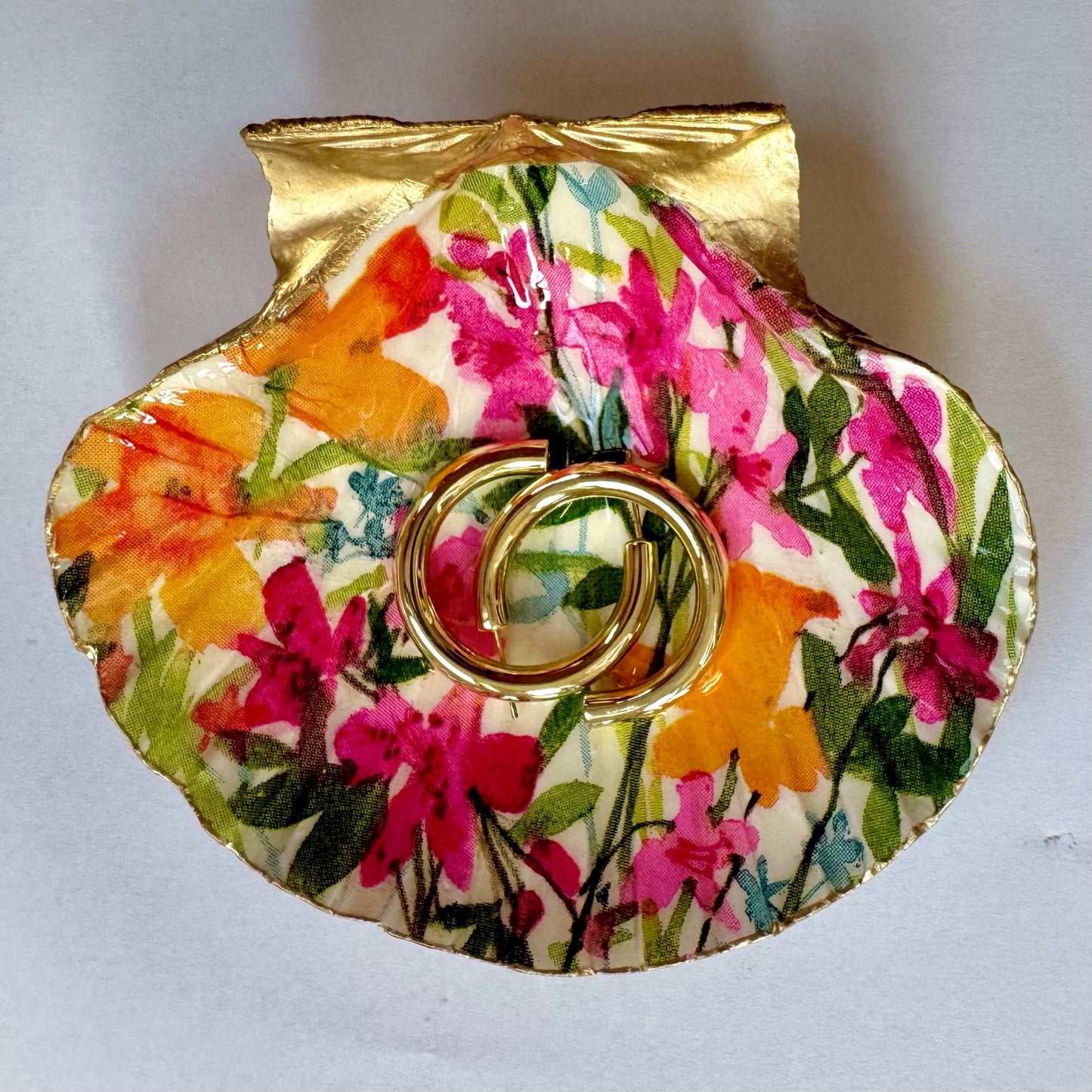 Alternate view of bright wildflower shell trinket dish